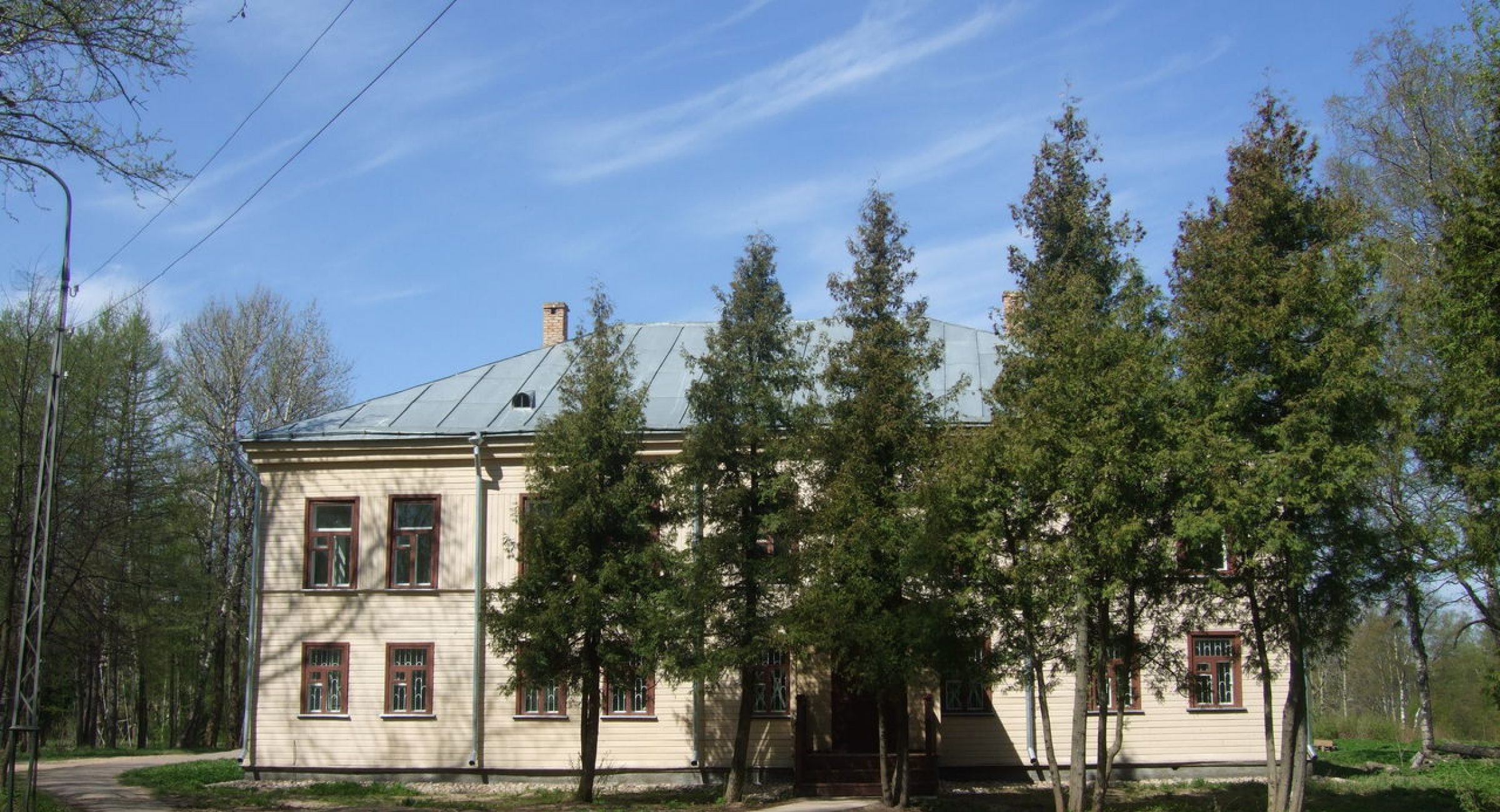 The city park of Olonets and the Olonets national museum of Southern Karelians
